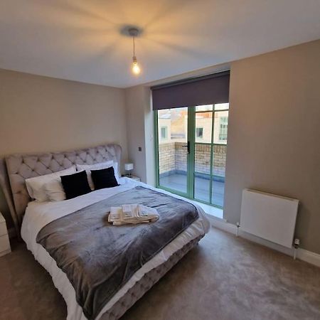 Stunning Newbuilt 3 Bed House Sleeps 9 Villa Edmonton Dış mekan fotoğraf