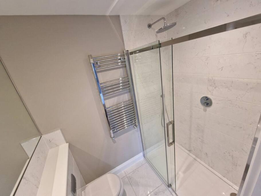 Stunning Newbuilt 3 Bed House Sleeps 9 Villa Edmonton Dış mekan fotoğraf