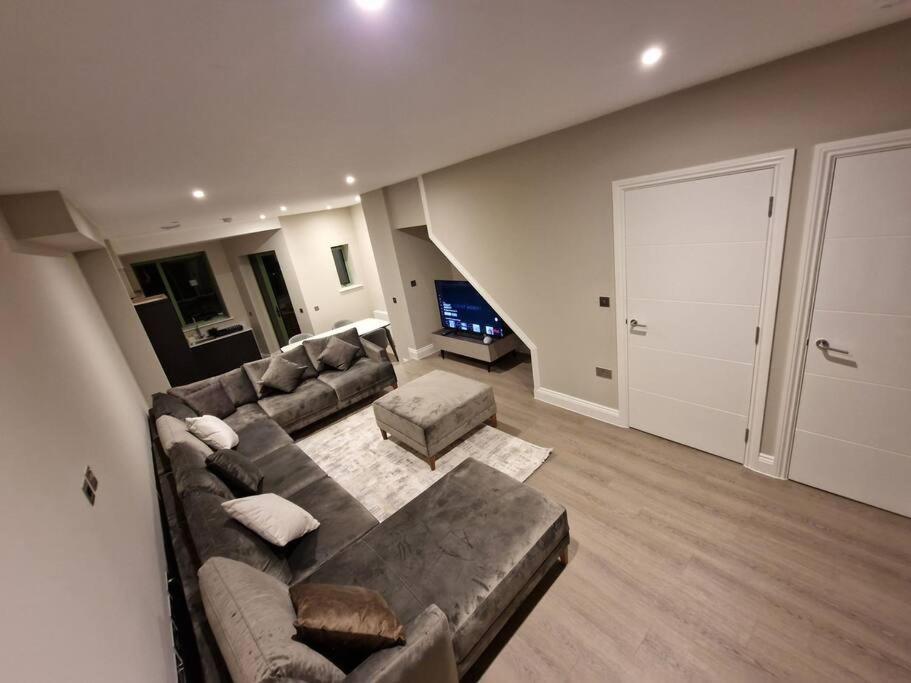 Stunning Newbuilt 3 Bed House Sleeps 9 Villa Edmonton Dış mekan fotoğraf