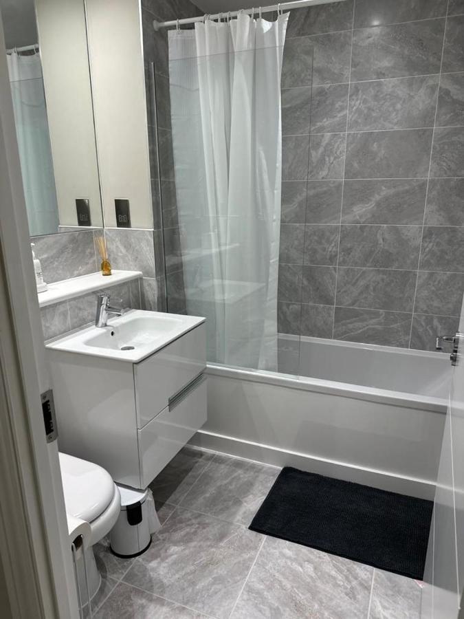 Stunning Newbuilt 3 Bed House Sleeps 9 Villa Edmonton Dış mekan fotoğraf